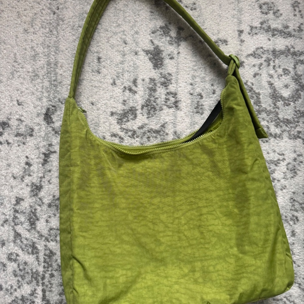 BAGGU Nylon Shoulder Bag in Green Juice - Picture 2 of 4
